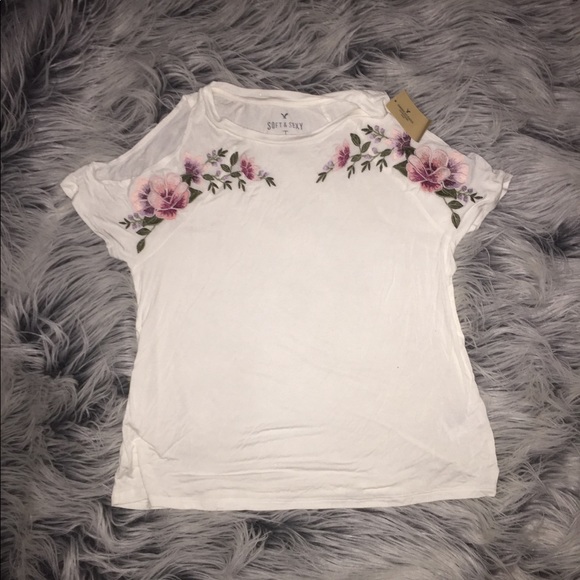 American Eagle Outfitters Tops - COLD SHOULDER EMBROIDERED TOP